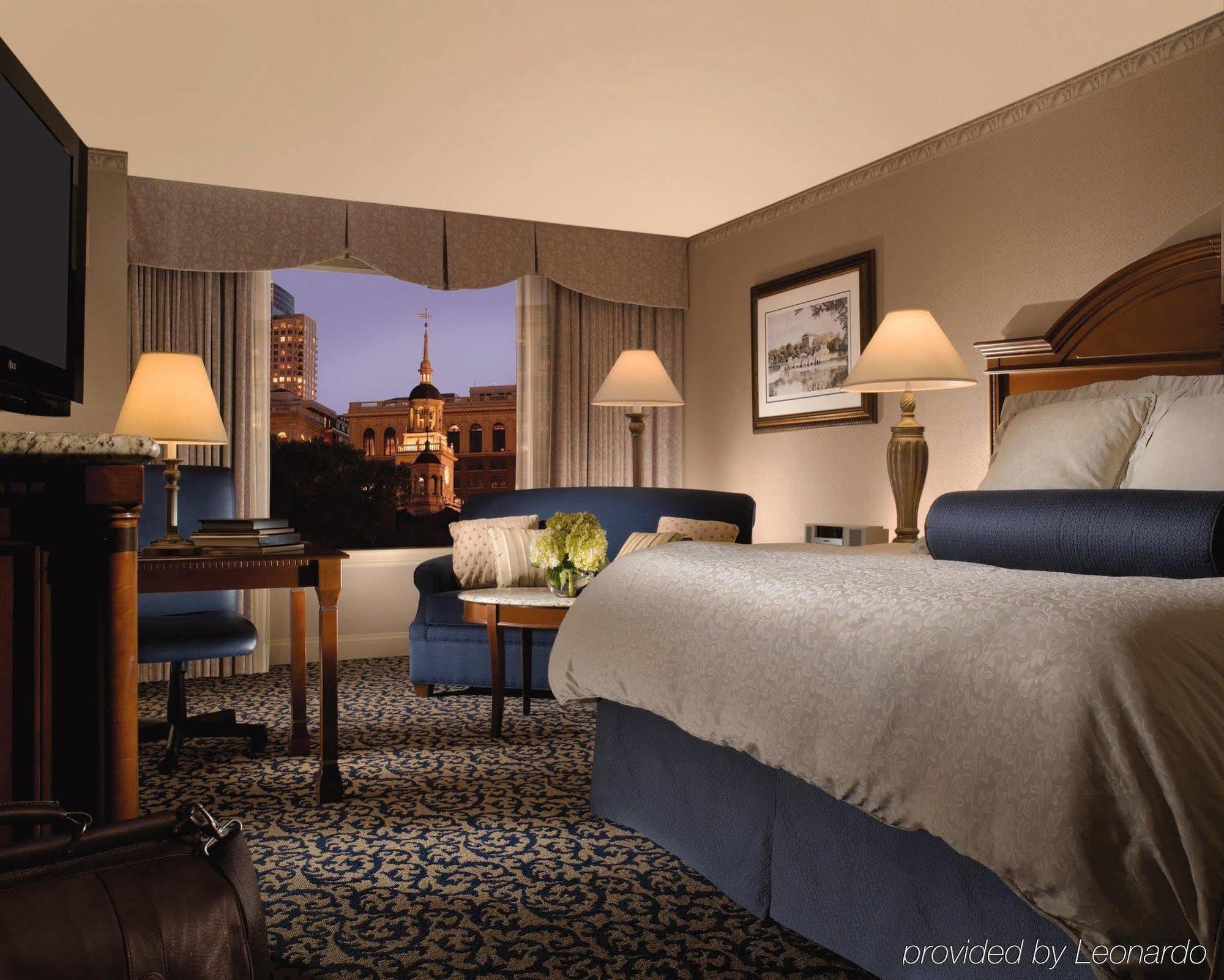 Renaissance Philadelphia Downtown Hotel Exterior photo